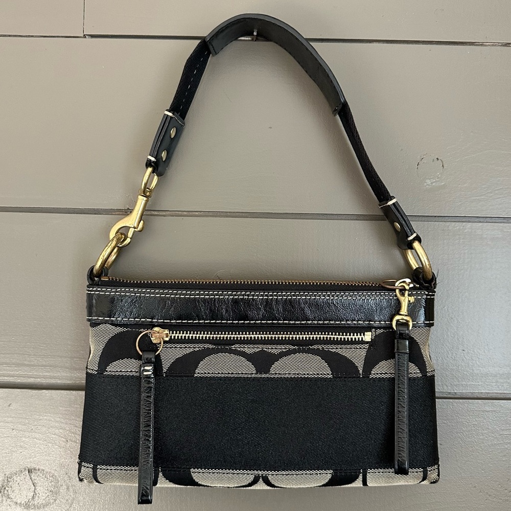 Coach Vintage Signature Shoulder Bag